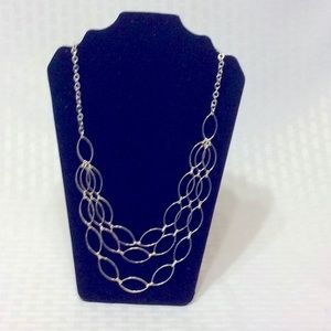 Avon Classic Chain Link Necklace Silvertone.